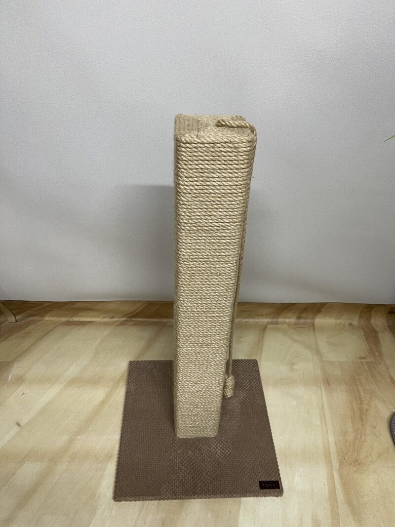 Słupek – drapak dla kota w kształcie kwadratu, z zabawką, wykonany z juty, wysokość: 80 cm