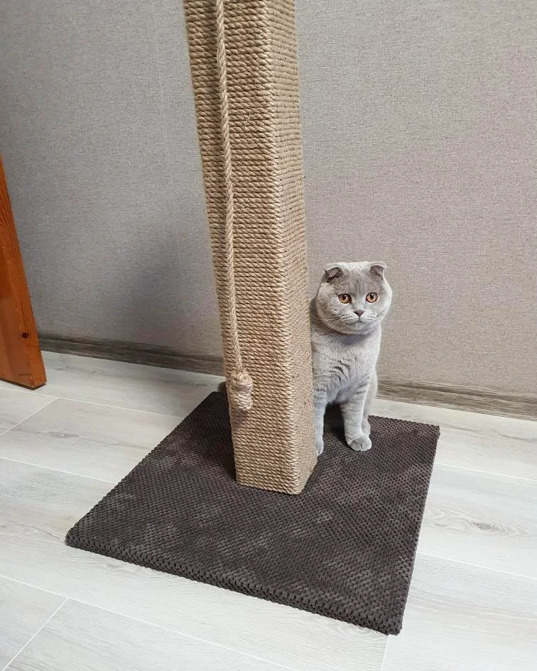 Słupek - kwadratowy pazur, drapak dla kota z zabawką, wykonany z juty, 65/80/100 cm - obrazek 4