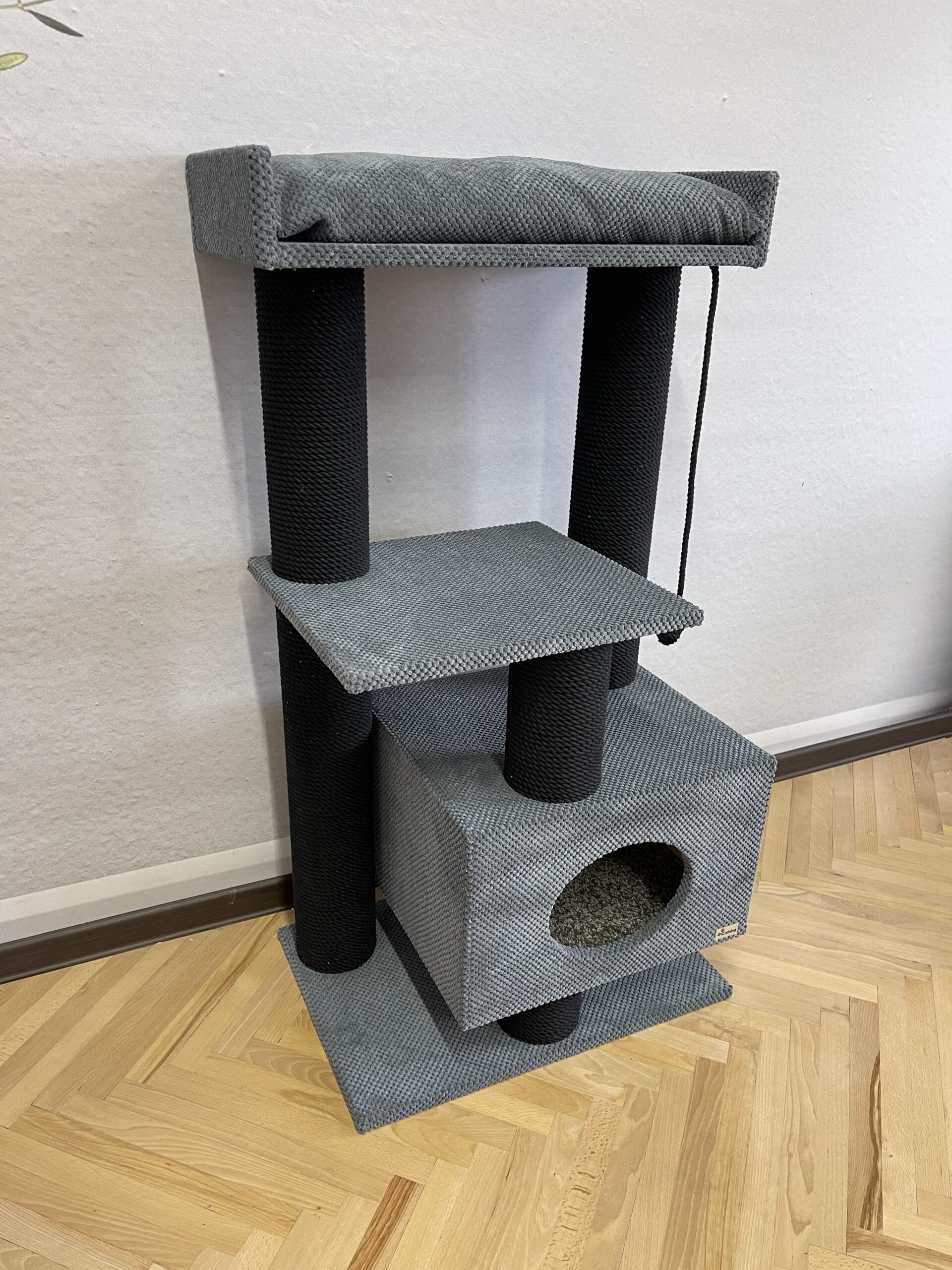 Zestaw do zabawy z pazurem i domkiem "LEO", wiertarka do pazurów, wykonana z czarnej liny 115*60*40cm - obrazek 4